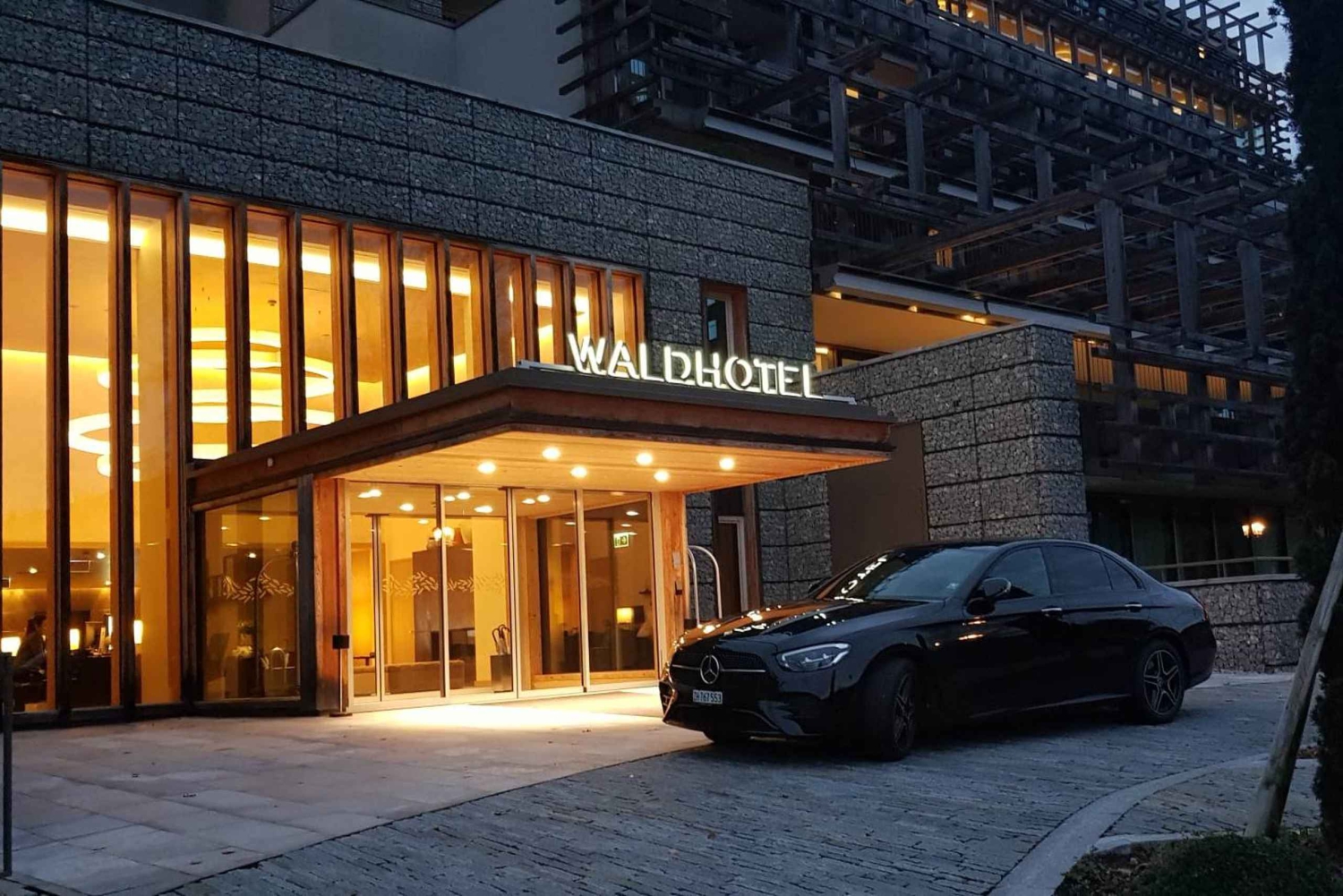 Zürich: Privater Flughafentransfer (Einweg)