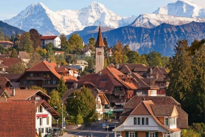 Zürich: Private Car Tour to Swiss Capital, Castles & Lakes