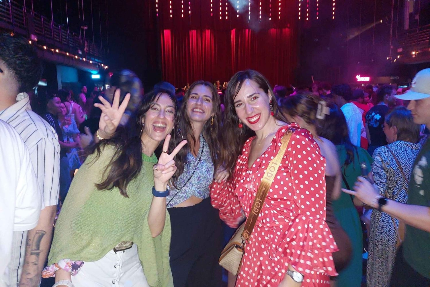 Zürich: Pub Crawl Nightlife Tour mit Shots und Snacks