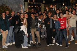 Zurich: Pub Crawl Nightlife Tour with Shots and Snacks