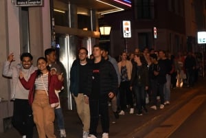 Zürich: Pub Crawl Nightlife Tour mit Shots und Snacks