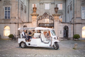 Zurich: Swiss Cheese Fondue and Wine e-Tuk-Tuk Tour