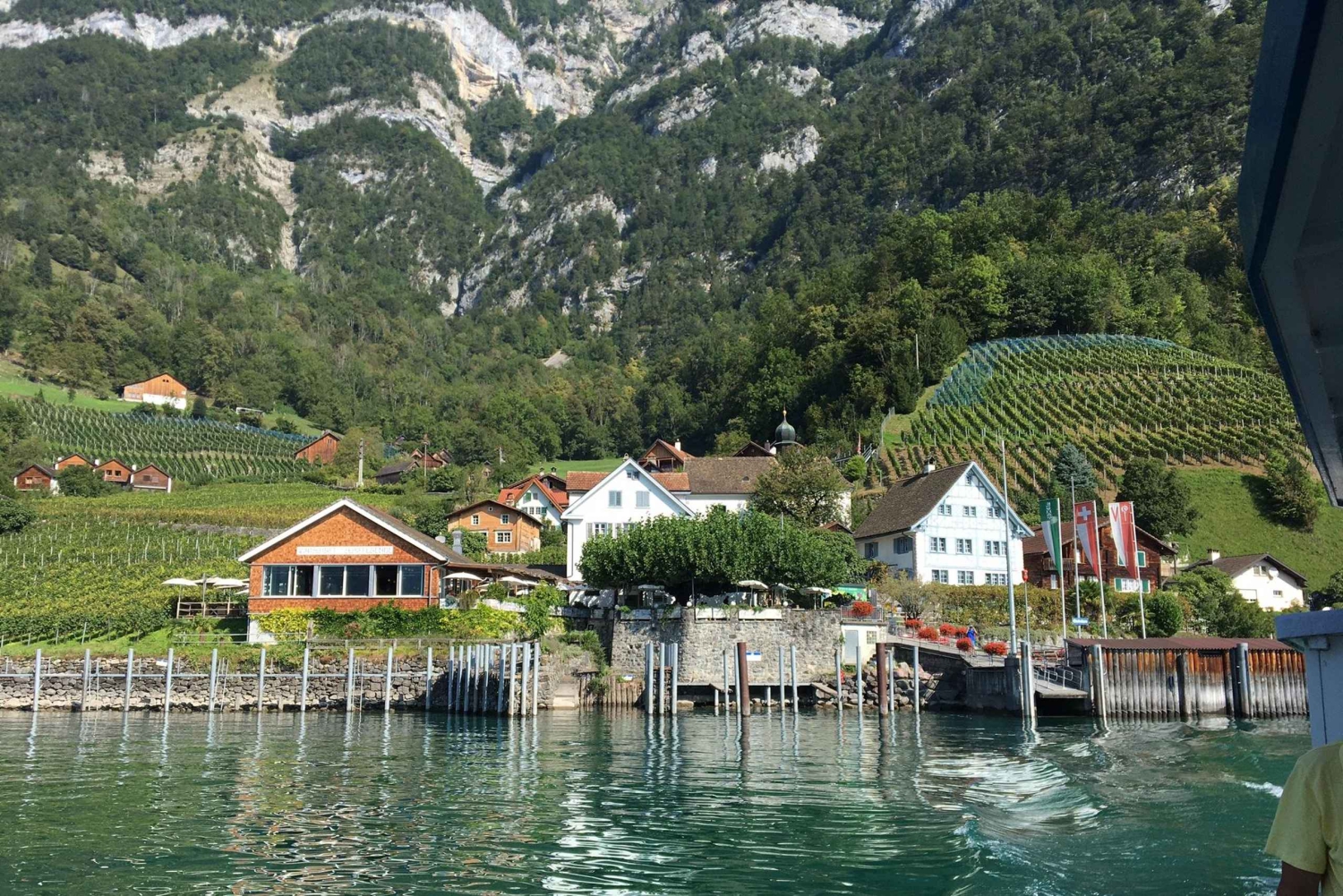 Zürich: Geführte Wanderung am Walensee mit Bootsfahrt